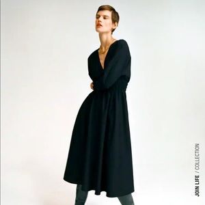 Zara’s black dress size S